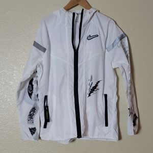 Nike wind d breaker